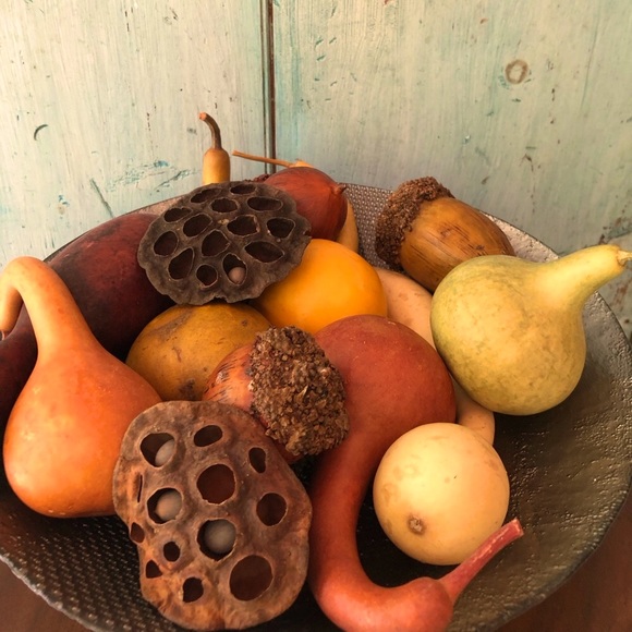 Bundle of beautiful harvest items in shades of sienna, brown, yellow, & green - Picture 5 of 16